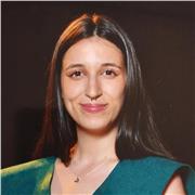 Profesora apta para cualquier tipo de edad y nivel.